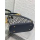 Replica Borsa a secchiello media Dior C'est Jacquard obliquo blu Replica Borsa a secchiello media Dior C'est Jacquard obliquo blu