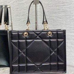 Replica Borsa tote media Dior Essential Archicannage nera