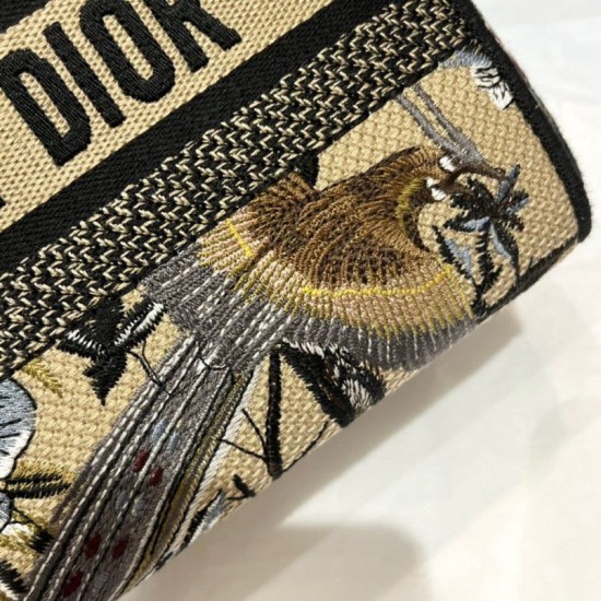 Replica Borsa Dior Medium Lady D-Lite con ricamo Jardin d'Hiver beige