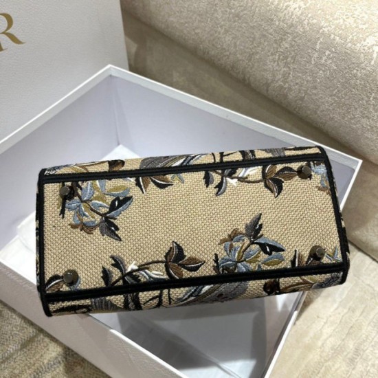 Replica Borsa Dior Medium Lady D-Lite con ricamo Jardin d'Hiver beige