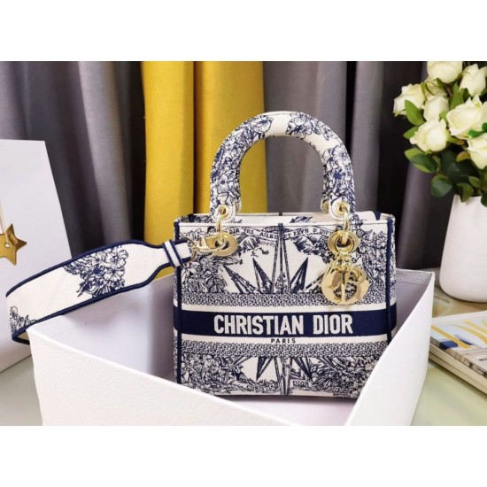 Replica Borsa Dior Medium Lady D-Lite Multicolor Ricamo Rêve d'Infini Blu Replica Borsa Dior Medium Lady D-Lite Multicolor Ricamo Rêve d'Infini Blu