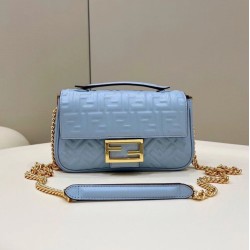 Replica Borsa Midi Fendi Baguette Chain Nappa Blu