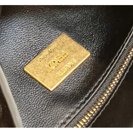 Replica Borsa midi Fendi Baguette con catena in nappa nera