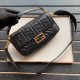 Replica Borsa baguette media Fendi motivo FF nera