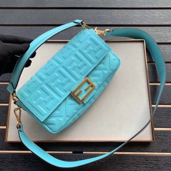 Replica Borsa Baguette Media Fendi Motivo FF Azzurro Replica Borsa Baguette Media Fendi Motivo FF Azzurro