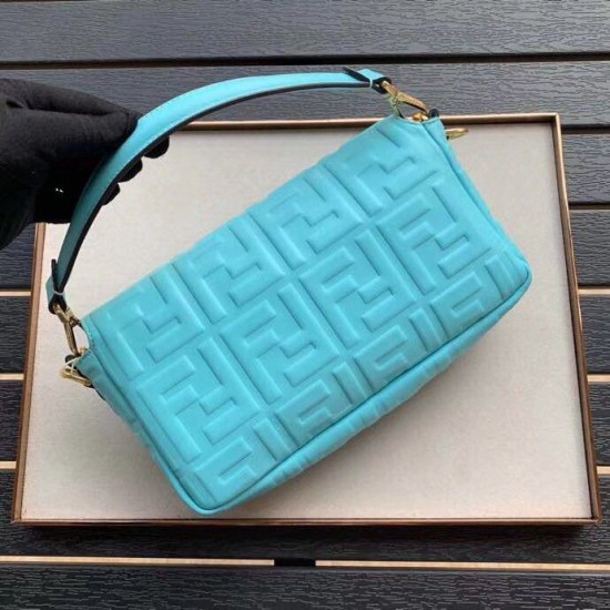 Replica Borsa Baguette Media Fendi Motivo FF Azzurro Replica Borsa Baguette Media Fendi Motivo FF Azzurro