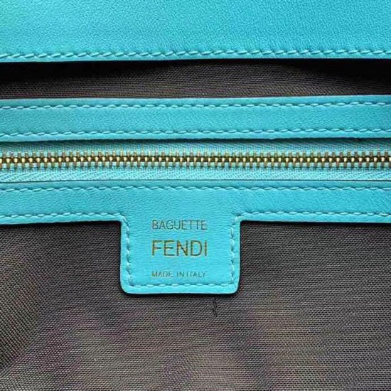 Replica Borsa Baguette Media Fendi Motivo FF Azzurro Replica Borsa Baguette Media Fendi Motivo FF Azzurro