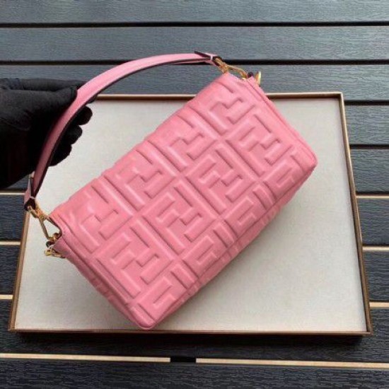 Replica Borsa Baguette Media Fendi Motivo FF Rosa Replica Borsa Baguette Media Fendi Motivo FF Rosa