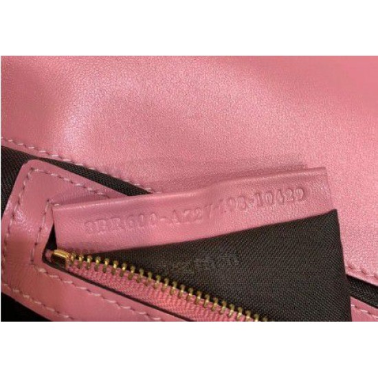 Replica Borsa Baguette Media Fendi Motivo FF Rosa Replica Borsa Baguette Media Fendi Motivo FF Rosa