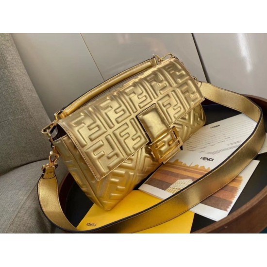 Replica Borsa grande Fendi Baguette con motivo FF oro Replica Borsa grande Fendi Baguette con motivo FF oro