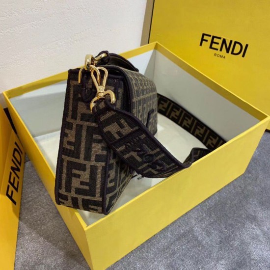 Replica Borsa grande Fendi Baguette in tessuto FF con finiture nere