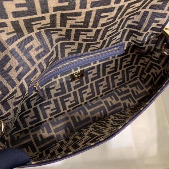 Replica Borsa grande Fendi Baguette in tessuto FF con finiture nere