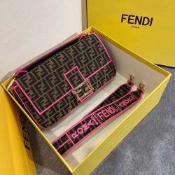 Replica Borsa grande Fendi Baguette in tessuto FF con finiture rosa