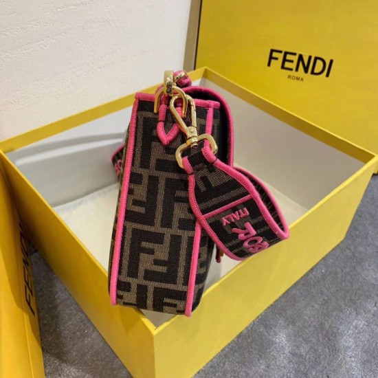 Replica Borsa grande Fendi Baguette in tessuto FF con finiture rosa