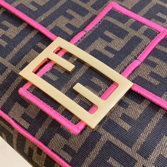 Replica Borsa grande Fendi Baguette in tessuto FF con finiture rosa