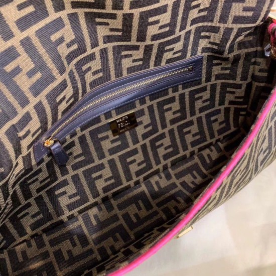Replica Borsa grande Fendi Baguette in tessuto FF con finiture rosa