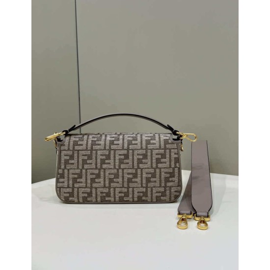 Replica Borsa Fendi 8BR600 Baguette Chain Midi FF in tessuto tapestry grigio