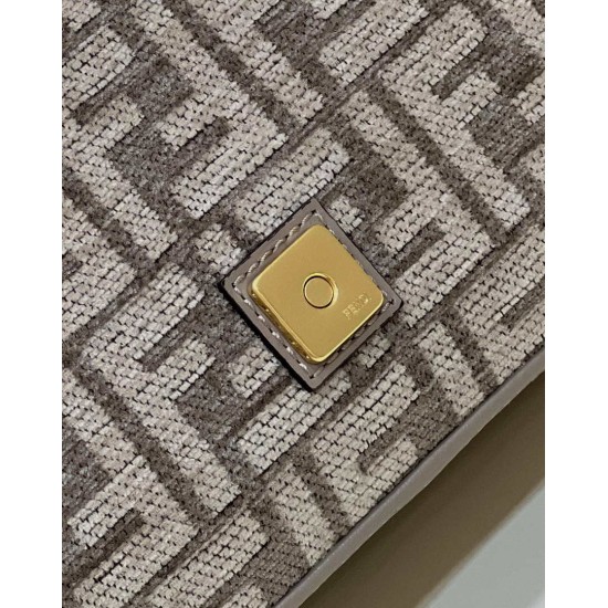 Replica Borsa Fendi 8BR600 Baguette Chain Midi FF in tessuto tapestry grigio