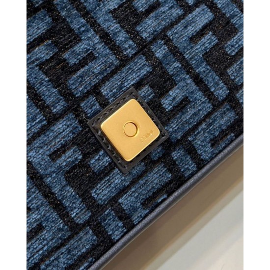 Replica Borsa in tessuto arazzo Fendi 8BR600 Baguette Chain Midi FF Blu Navy