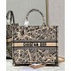 Replica Christian Dior Borsa tote grande Dior Book color albicocca