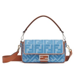 Replica Borsa Fendi Baguette Media 8BR600 denim con motivo FF ricamato tono su tono Blu