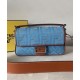 Replica Borsa Fendi Baguette Media 8BR600 denim con motivo FF ricamato tono su tono Blu Replica Borsa Fendi Baguette Media 8BR600 denim con motivo FF ricamato tono su tono Blu