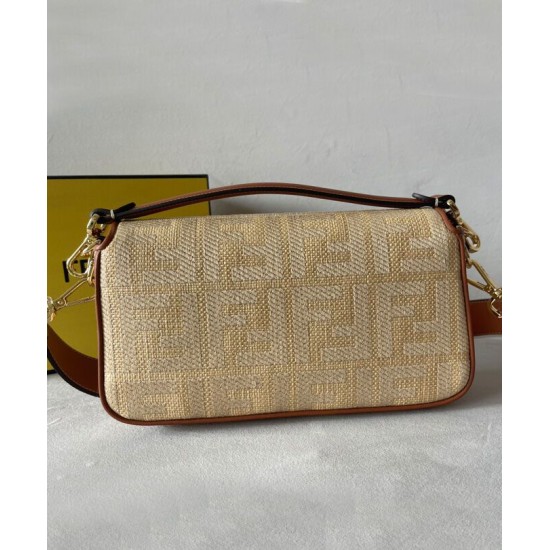 Replica Borsa Fendi Baguette Media 8BR600 denim con motivo FF ricamato tono su tono Caffè Replica Borsa Fendi Baguette Media 8BR600 denim con motivo FF ricamato tono su tono Caffè