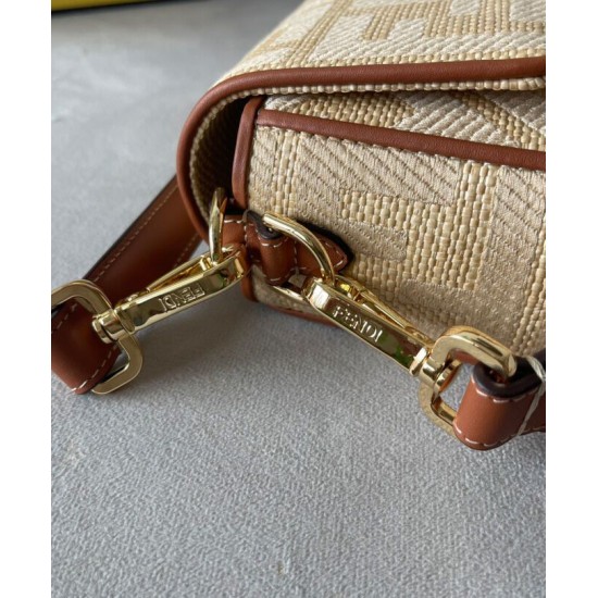 Replica Borsa Fendi Baguette Media 8BR600 denim con motivo FF ricamato tono su tono Caffè Replica Borsa Fendi Baguette Media 8BR600 denim con motivo FF ricamato tono su tono Caffè