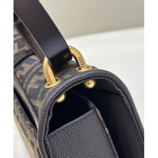 Replica Fendi C'mon Borsa a cartella media con curvatura 8BT366 Caffè