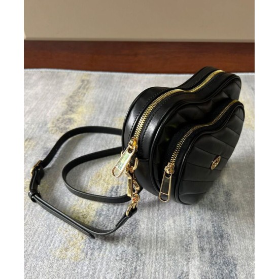 Replica Borsa a tracolla Gucci Mini Heart ad incastro 751628 Nera Replica Borsa a tracolla Gucci Mini Heart ad incastro 751628 Nera