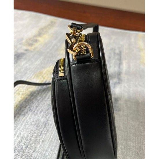 Replica Borsa a tracolla Gucci Mini Heart ad incastro 751628 Nera Replica Borsa a tracolla Gucci Mini Heart ad incastro 751628 Nera