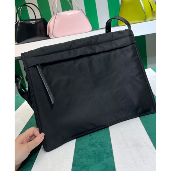Replica Borsa a tracolla imbottita grande Prada Re-Nylon 1BD256 Nera