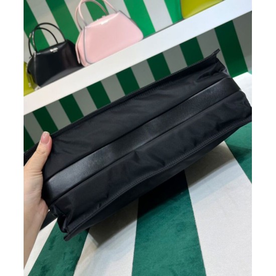 Replica Borsa a tracolla imbottita grande Prada Re-Nylon 1BD256 Nera