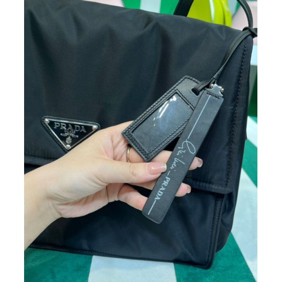 Replica Borsa a tracolla imbottita grande Prada Re-Nylon 1BD256 Nera