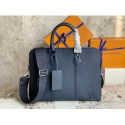 Replica Valigetta Louis Vuitton Takeoff in pelle Aerogram blu M21440 Replica Valigetta Louis Vuitton Takeoff in pelle Aerogram blu M21440