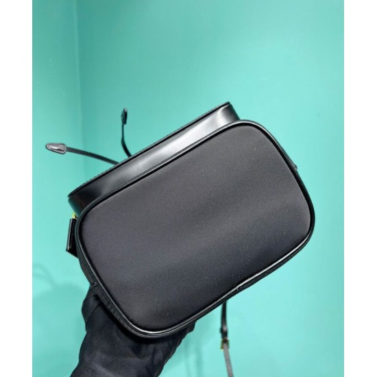 Replica Borsa Prada Re-Nylon e pelle spazzolata 1BH038 Nera Replica Borsa Prada Re-Nylon e pelle spazzolata 1BH038 Nera