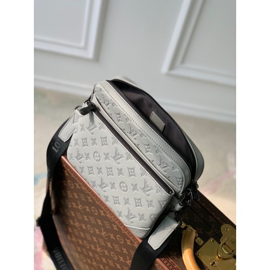 Replica Borsa a tracolla Louis Vuitton Trio in pelle con monogramma in rilievo M46603 Replica Borsa a tracolla Louis Vuitton Trio in pelle con monogramma in rilievo M46603