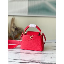 Replica Borsa mini Louis Vuitton Capucines in pelle Taurillon rossa M56845