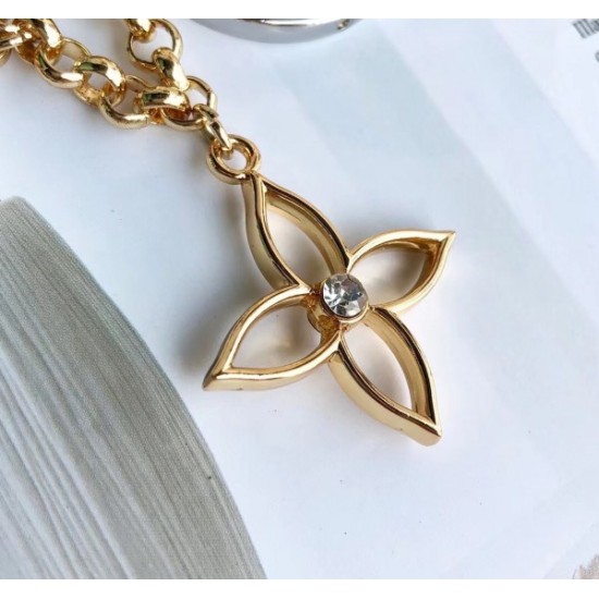 Replica Flower Finesse Chain Borse Charm M68998