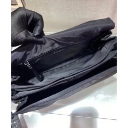 Replica Borsa a tracolla Prada Medium in nylon imbottito 1BD255 Nera