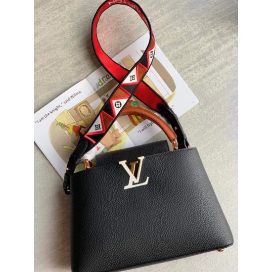 Replica Borsa Louis Vuitton Capucines MM In Pelle Nera M59020