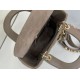 Perfetta Replica Borsa Dior Lady Dior My ABC Dior piccola Arco ciondolo D.I.O.R. in metallo grigio pietra False Online Replica Borsa Dior Lady Dior My ABC Dior piccola Arco ciondolo D.I.O.R. in metallo grigio pietra Imitazioni Outlet Premio