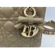 Perfetta Replica Borse Dior Lady Dior My ABC Dior piccola Arco ciondolo D.I.O.R. in metallo Grigio talpa False Online Replica Borse Dior Lady Dior My ABC Dior piccola Arco ciondolo D.I.O.R. in metallo Grigio talpa Imitazioni Outlet Premio