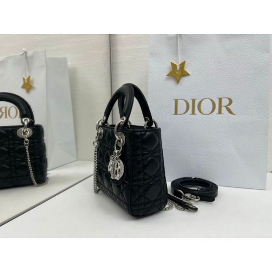 Replica Borsa Dior Mini Lady Dior Arco con ciondoli D.I.O.R  neri hardware argento Imitazioni Outlet Premio