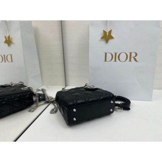 Replica Borsa Dior Mini Lady Dior Arco con ciondoli D.I.O.R  neri hardware argento Imitazioni Outlet Premio