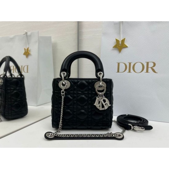 Replica Borsa Dior Mini Lady Dior Arco con ciondoli D.I.O.R  neri hardware argento Imitazioni Outlet Premio