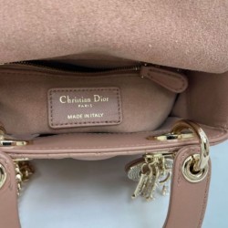 Replica Borse Dior Mini Lady Dior Arco con ciondoli D.I.O.R  Rosa cipria Imitazioni Outlet Premio