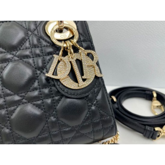 Replica Borsa Dior Mini Lady Dior Arco con ciondoli D.I.O.R  neri hardware dorato Imitazioni Outlet Premio