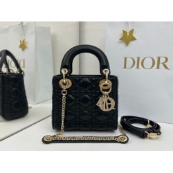 Replica Borsa Dior Mini Lady Dior Arco con ciondoli D.I.O.R  neri hardware dorato Imitazioni Outlet Premio