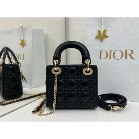 Replica Borsa Dior Mini Lady Dior Arco con ciondoli D.I.O.R  neri hardware dorato Imitazioni Outlet Premio